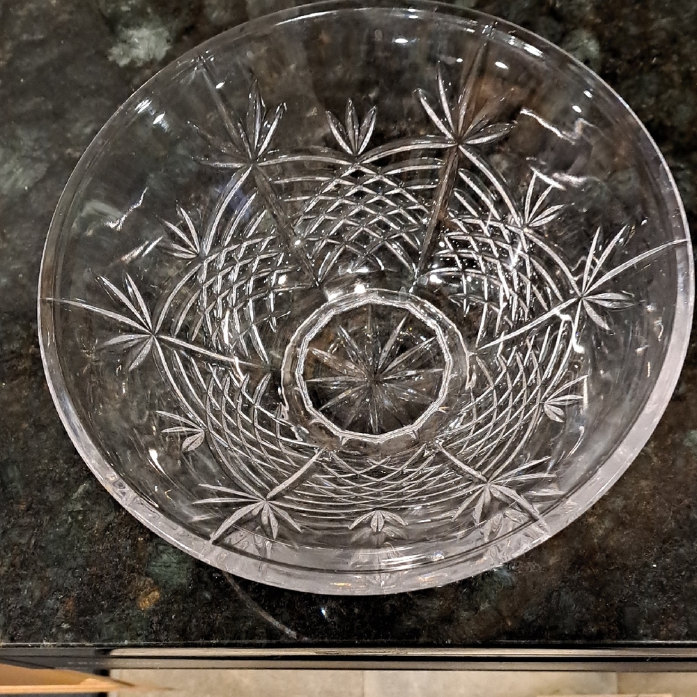TOWLE Cut Lead Crystal 10" Fruit/salad Bowl. Made In Austria. Elegant